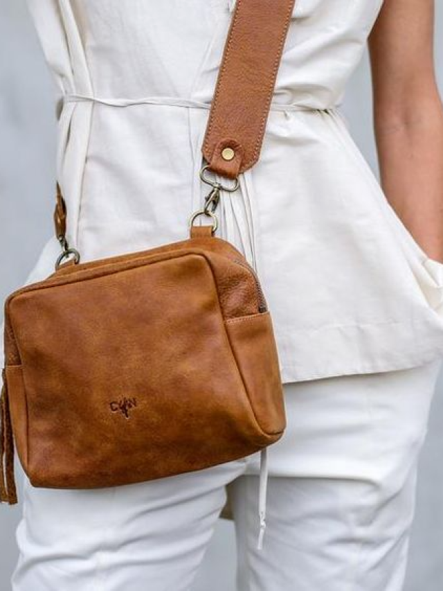 Ginger_Brown_Messenger_leather_bag